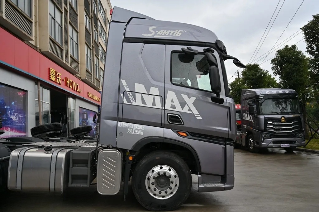 SINOTRUK Haohan N7G heavy truck 440 horsepower 6X4 tractor