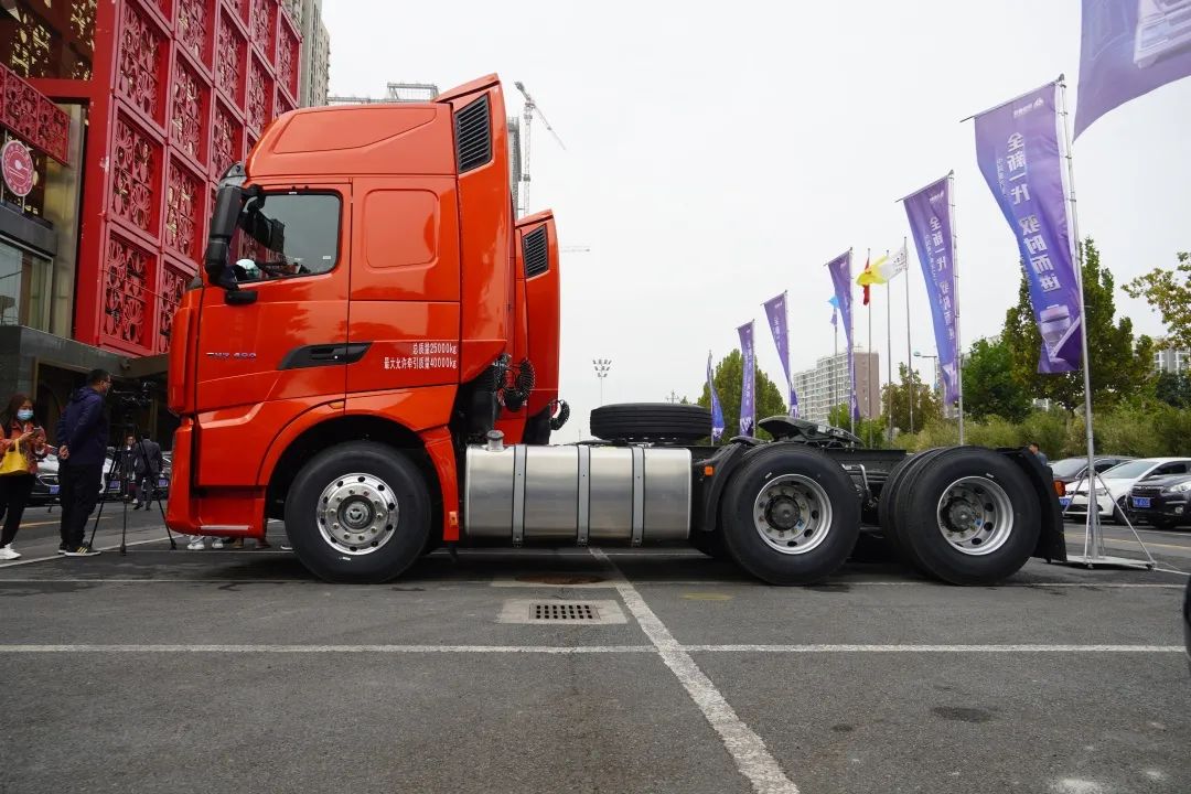 SINOTRUK Haohan N7G heavy truck 440 horsepower 6X4 tractor