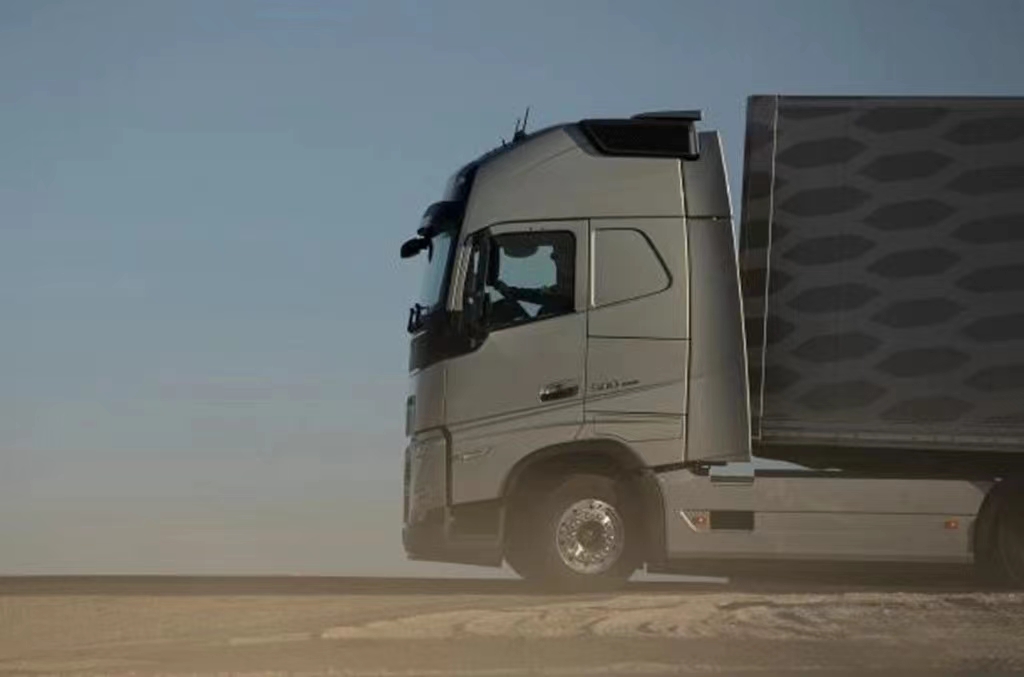 Volvo's new FM heavy truck 500 horsepower 6X4 automatic tractor