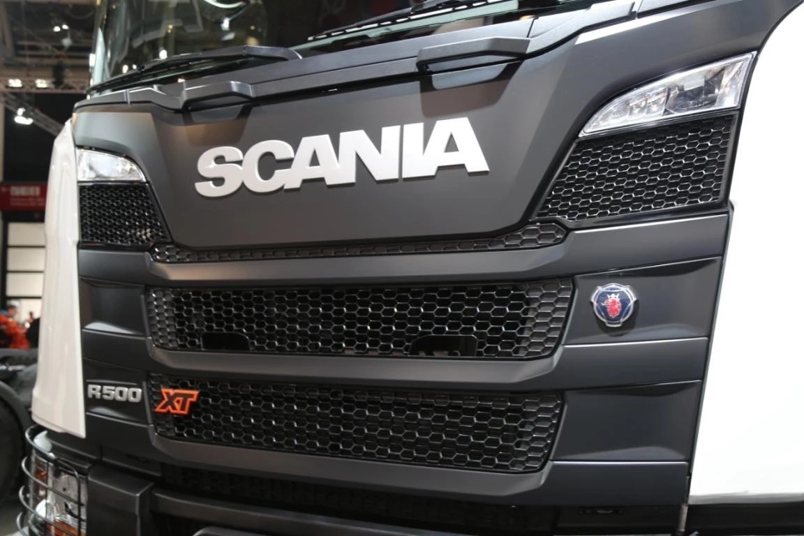 Scania R series heavy truck 450 horsepower 6X2R tractor 