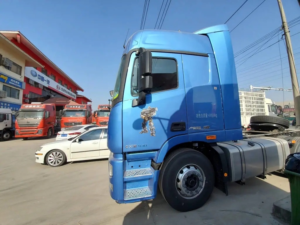 Foton Auman GTL Premium Edition Northern Edition 470 HP 6X4 tractor 