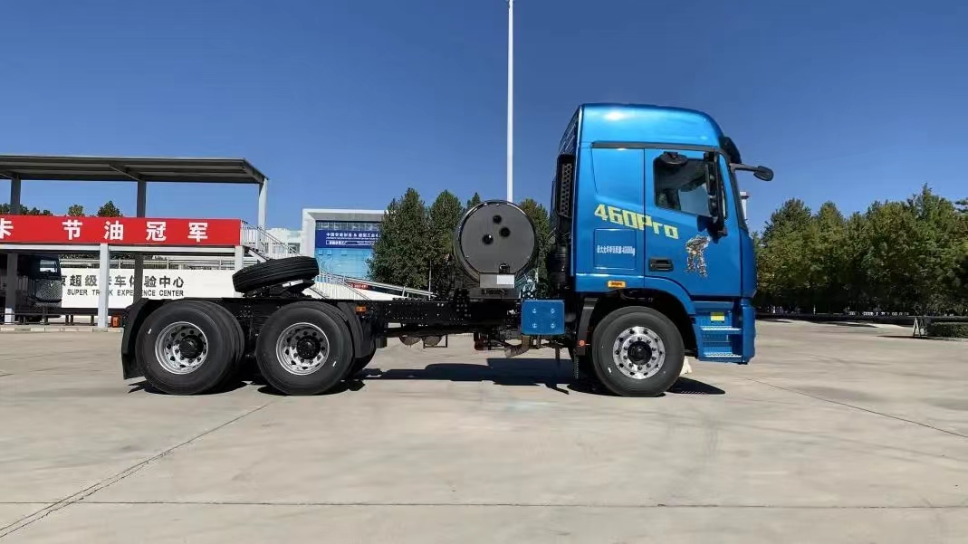 Foton Auman GTL Star Wing Edition 470HP 6X4 tractor