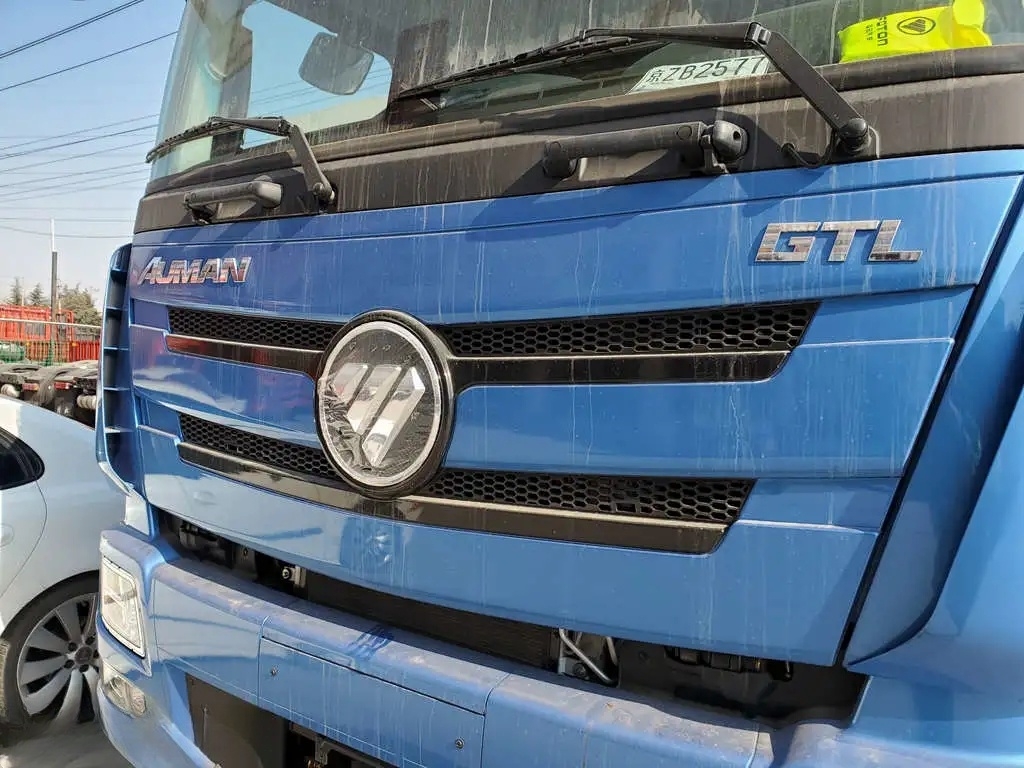 Foton Auman GTL Premium Edition Northern Edition 470 HP 6X4 tractor 