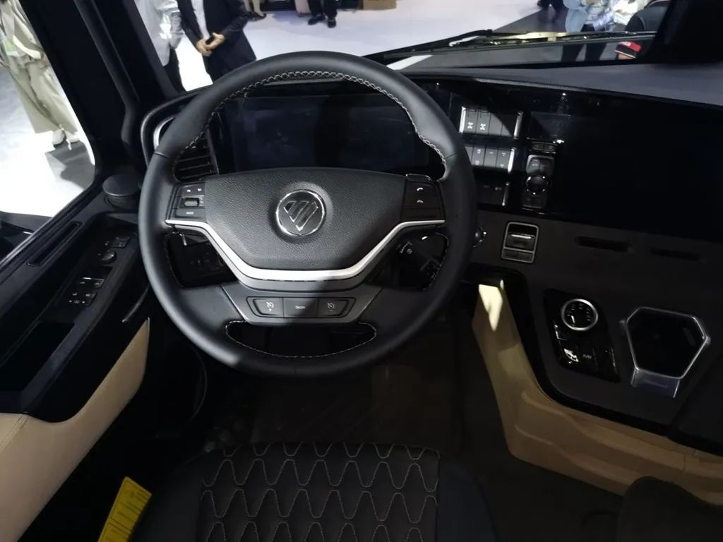 Foton Auman Galaxy Travel Edition 580 HP 6X4 AMT automatic tractor