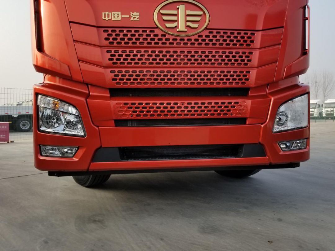 FAW Qingdao Jiefang JH6 Heavy Truck Smart Edition 610HP 6X4 Tractor Truck