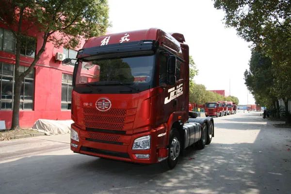 Qingdao Jiefang JK6 350 horsepower 4X2 tractor