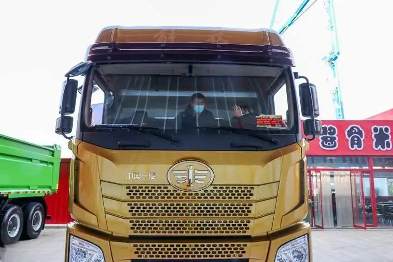 FAW Qingdao Jiefang JH5 heavy truck cold area model 510 horsepower 6X4 AMT automatic transmission tractor