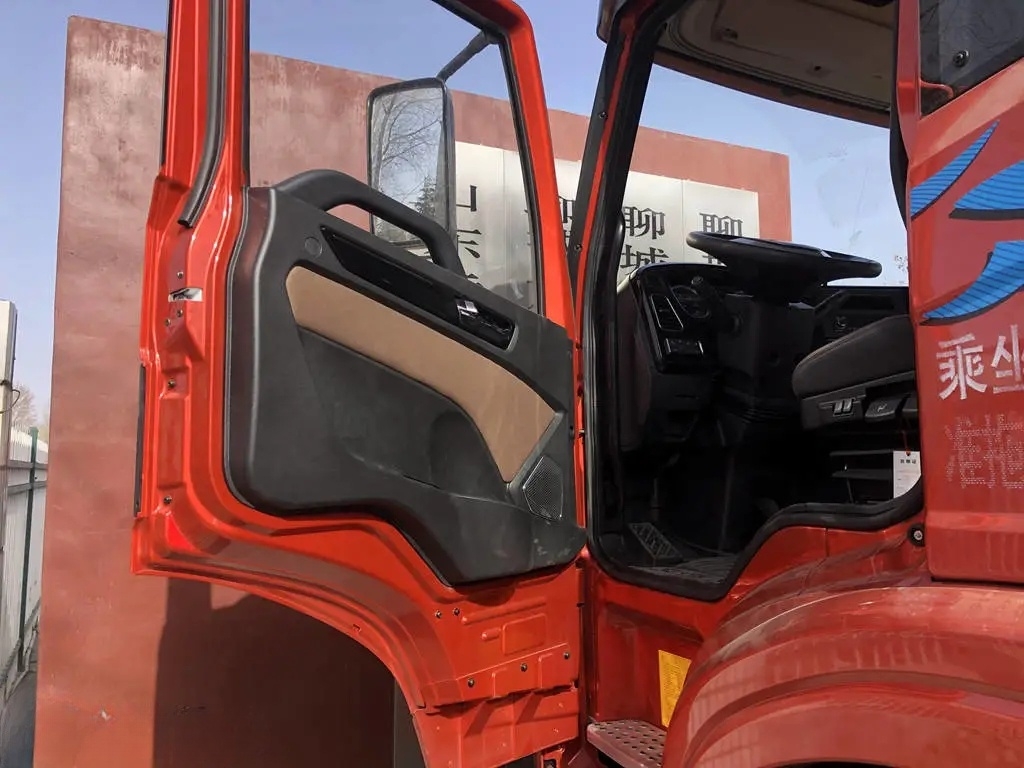 Qingdao faw han VH 480 HP 6X4 AMT automatic tractor 