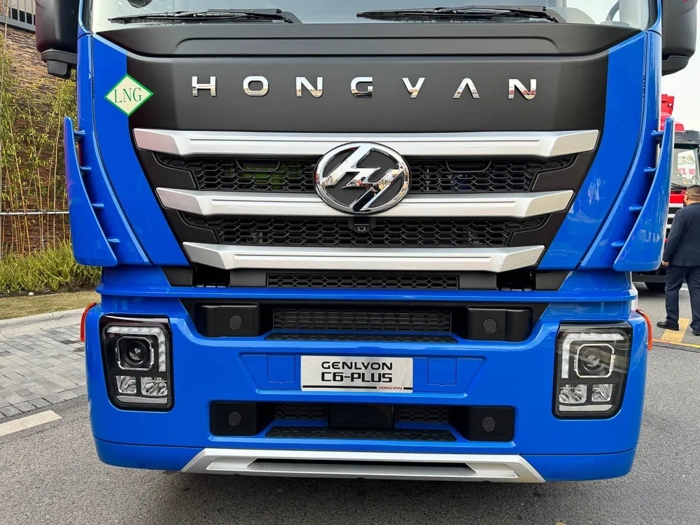 SAIC Hongyan C6 Heavy Truck PRO 460 HP 6X4 Tractor