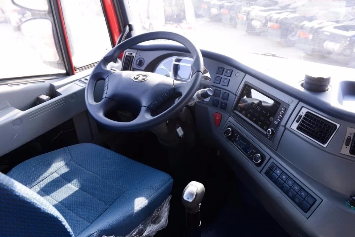 SAIC Hongyan C500e heavy truck 560 horsepower 6X6 AMT automatic transmission tractor 