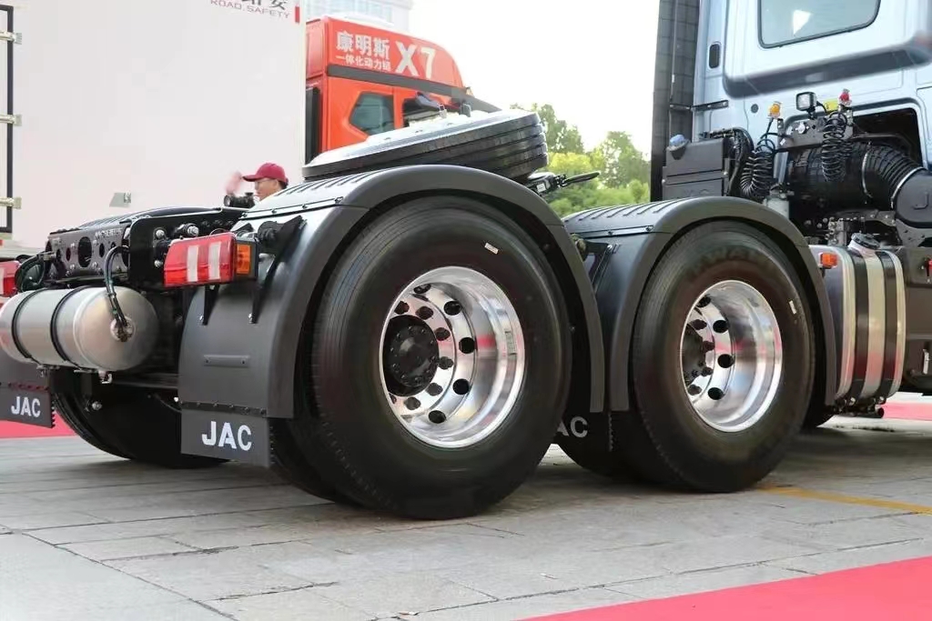 JAC K7 heavy truck 560 horsepower 6X4 AMT automatic tractor