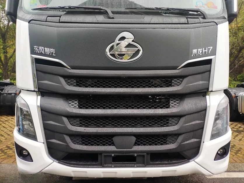 DFAC Liuqi Chenglong H7 heavy truck intelligent version 520 horsepower 6X4 AMT automatic transmission tractor