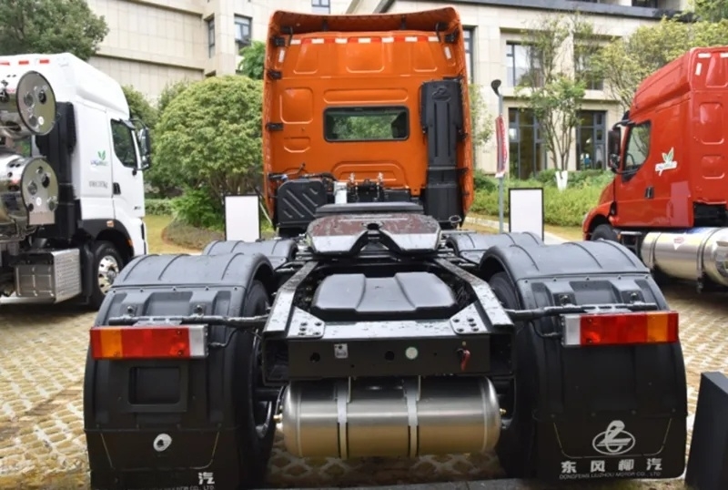 Dongfeng Liuzhou Chenglong H7 Heavy Truck Land Aviation Edition 700 HP 6X4 AMT Automatic Transmission Tractor Truck