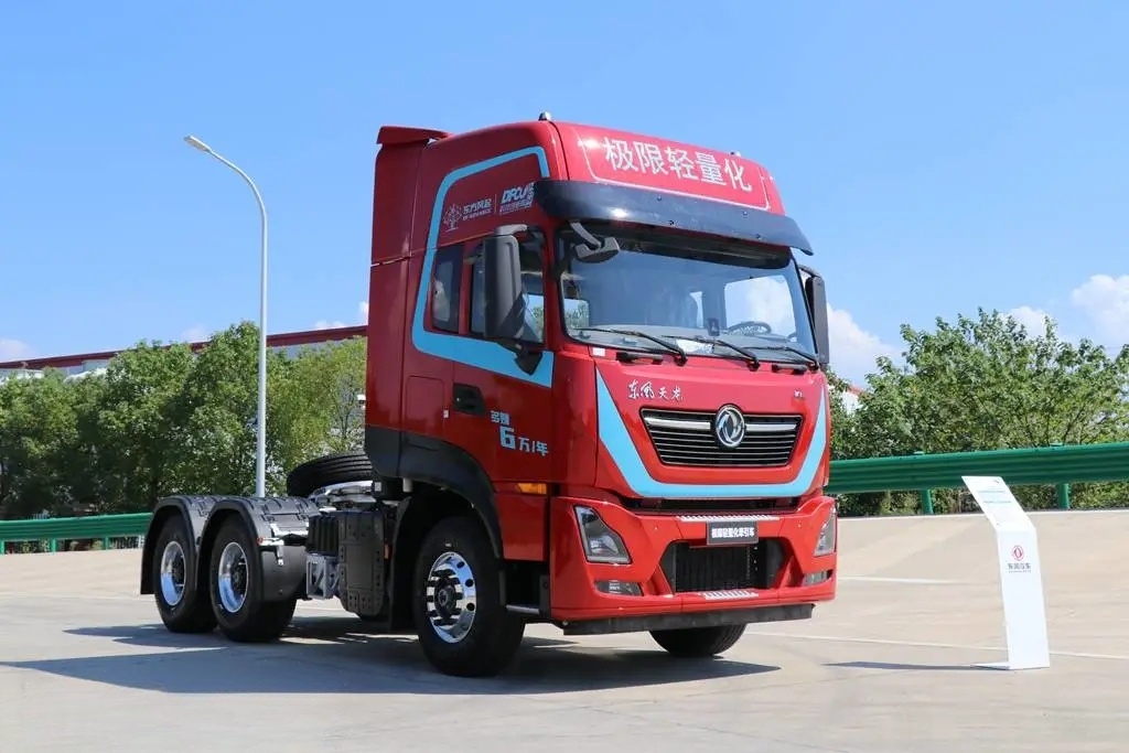 Dongfeng Commercial Vehicle Tianlong KL heavy truck 560 horsepower 6X4 tractor