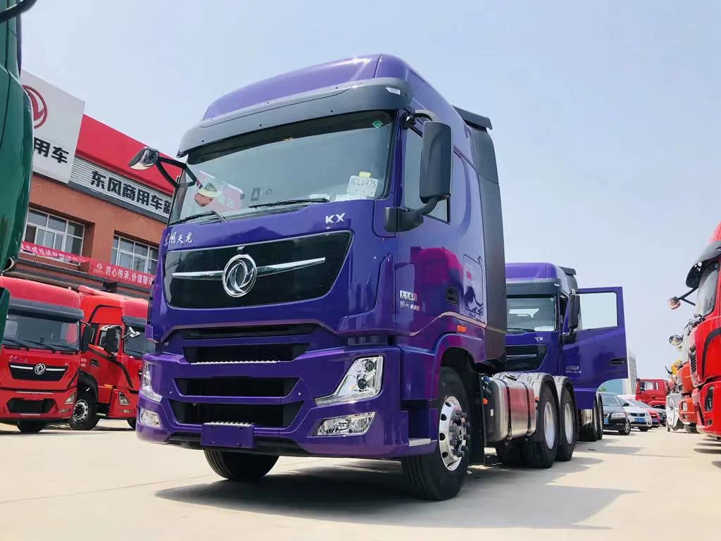 Dongfeng Commercial Vehicle Tianlong Flagship KX Rongyao Edition 600 HP 6X4 Tractor Truck