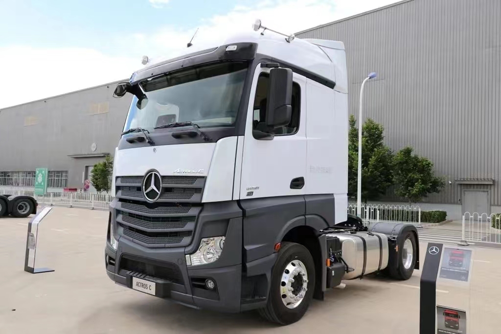 Mercedes-Benz Actros heavy truck 410 horsepower 4X2 tractor