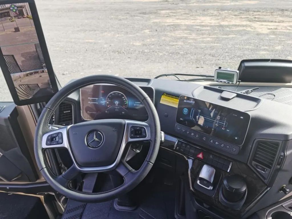 Mercedes-Benz Actros heavy truck 480 hp 4X2 AMT automatic transmission tractor