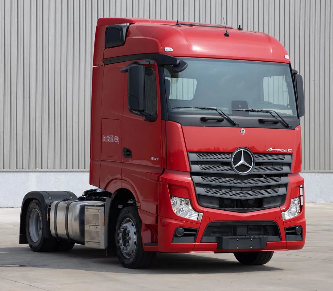 Mercedes-Benz Actros heavy truck 510 horsepower 6X2R tractor