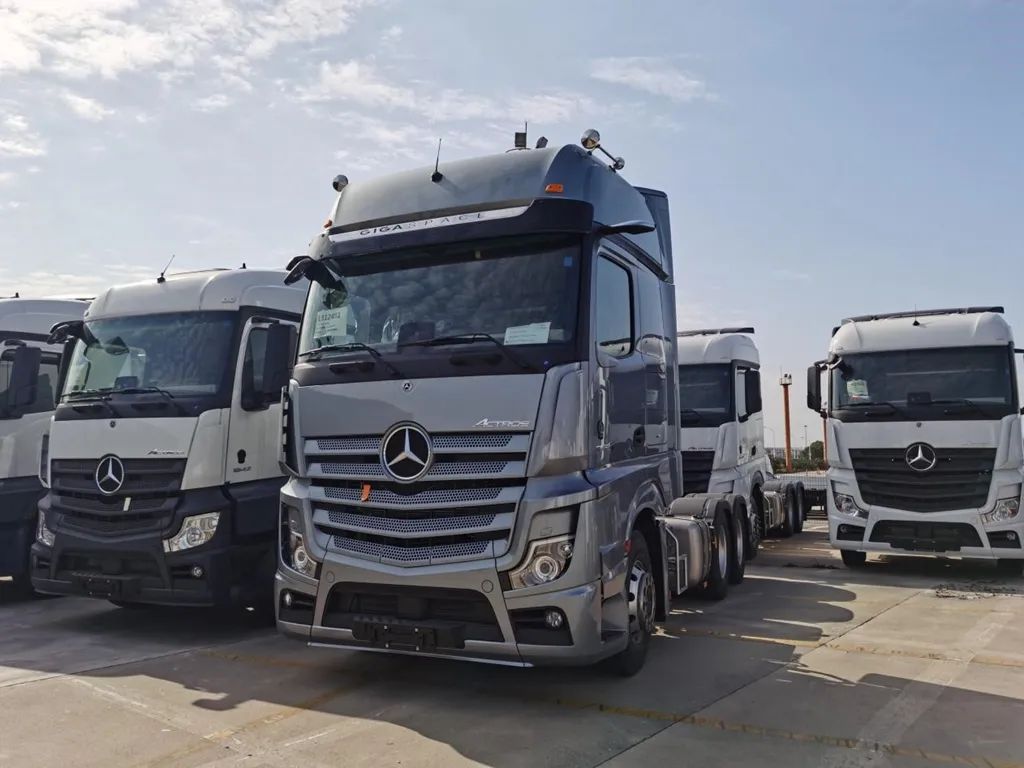 Mercedes-Benz Actros heavy truck 480 hp 6X4 AMT automatic transmission tractor 