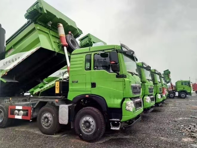 SINOTRUK HOWO TX heavy truck 400 horsepower 8X4 5.8m dump truck