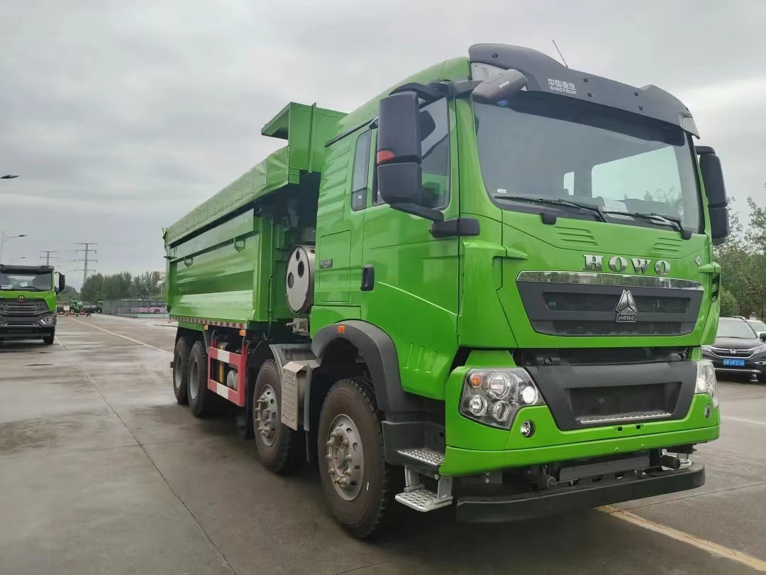 SINOTRUK HOWO TX heavy truck 400 horsepower 8X4 7.8m dump truck