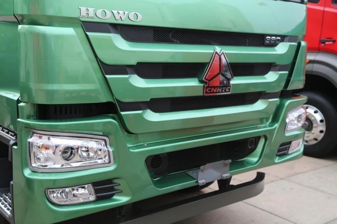 SINOTRUK HOWO-T7H heavy truck 390 horsepower 8X4 7.3m dump truck