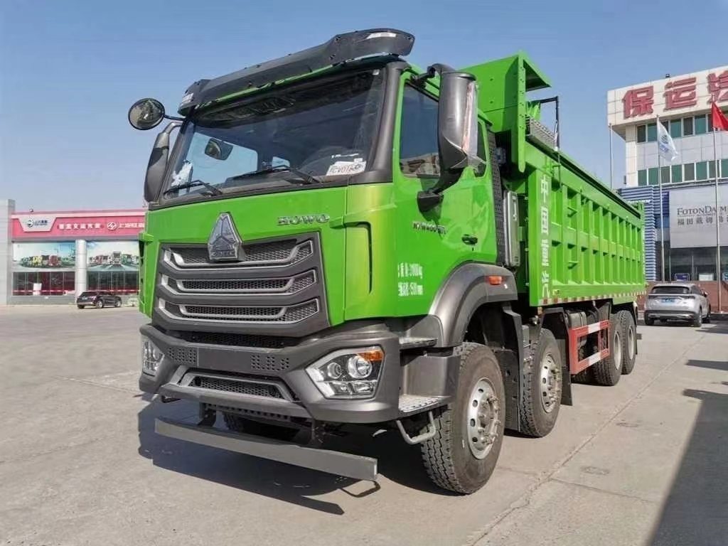 SINOTRUK Haohan N6G heavy truck 380 horsepower 8X4 dump truck chassis 