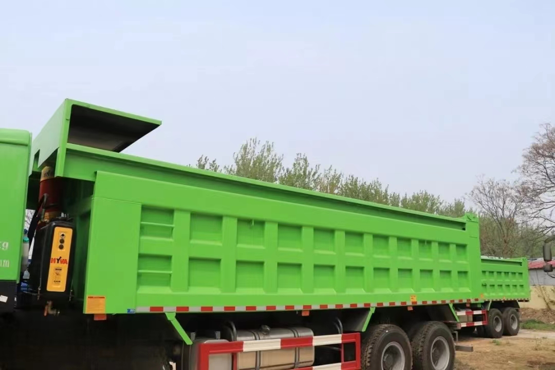 Sinotruk Haohan N7W heavy truck standard version 400 horsepower 8X4 7.2m dump truck