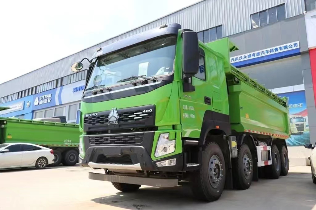 SINOTRUK HOWO-7 375 HP 8X4 7.6m dump truck