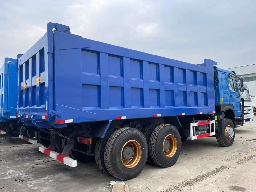 SINOTRUK HOWO-7 380 HP 6X4 6.8m dump truck