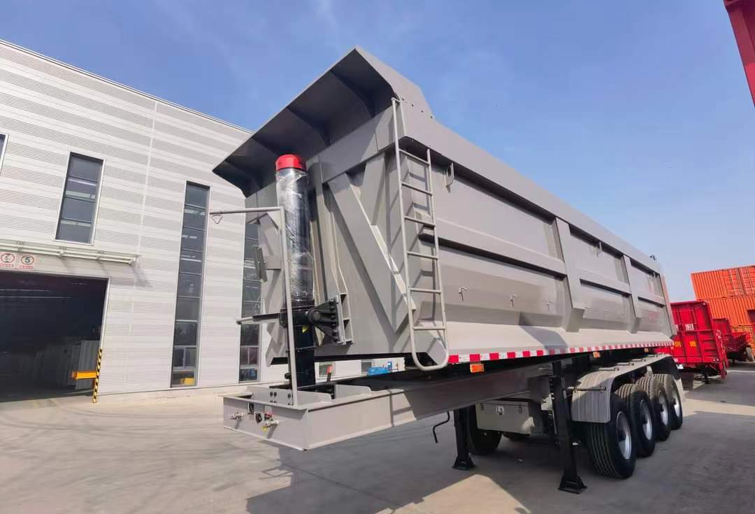 Dump semi-trailers ordered by Brazilian customers to transport stone