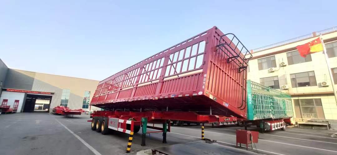 Vietnamese customers are using rollover semi-trailers manufactured by us