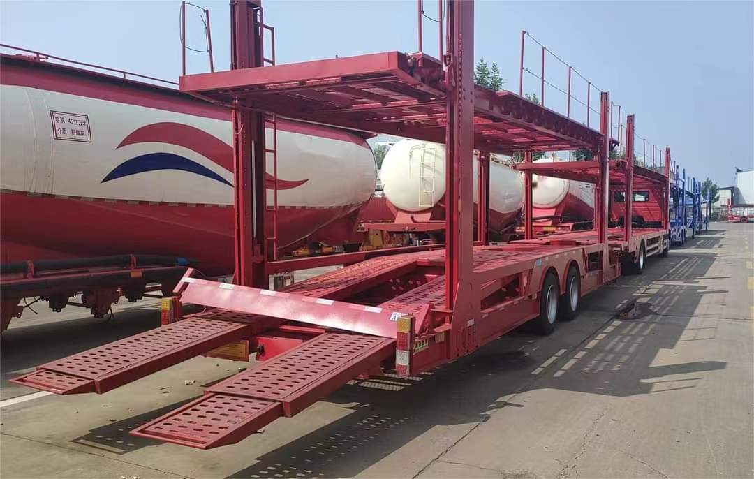 13.6m vehicle transport semi-trailer