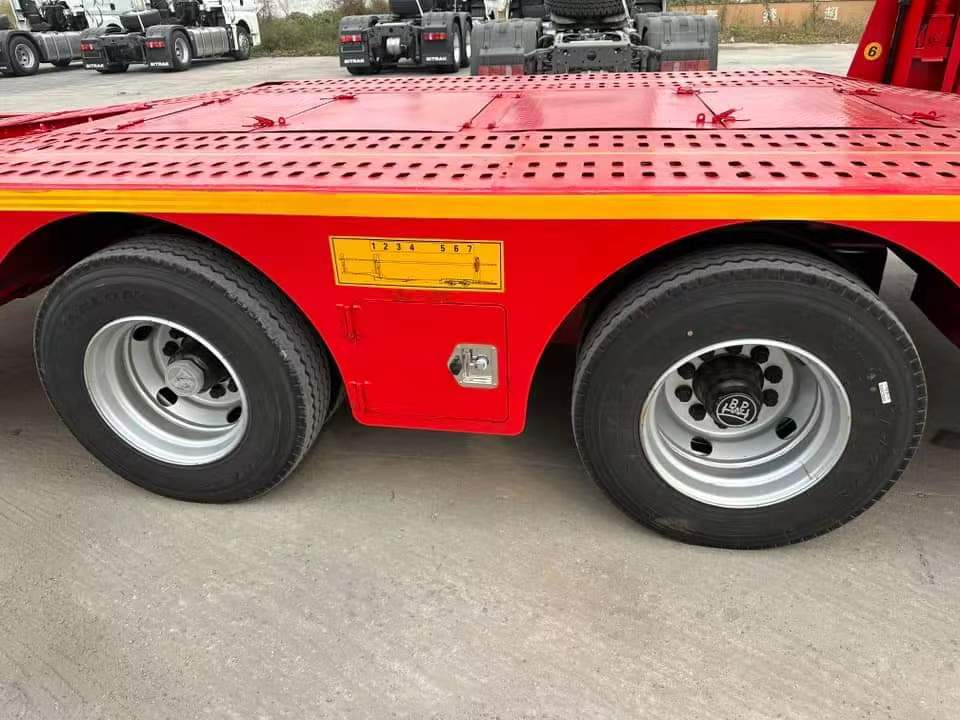 13.6m vehicle transport semi-trailer