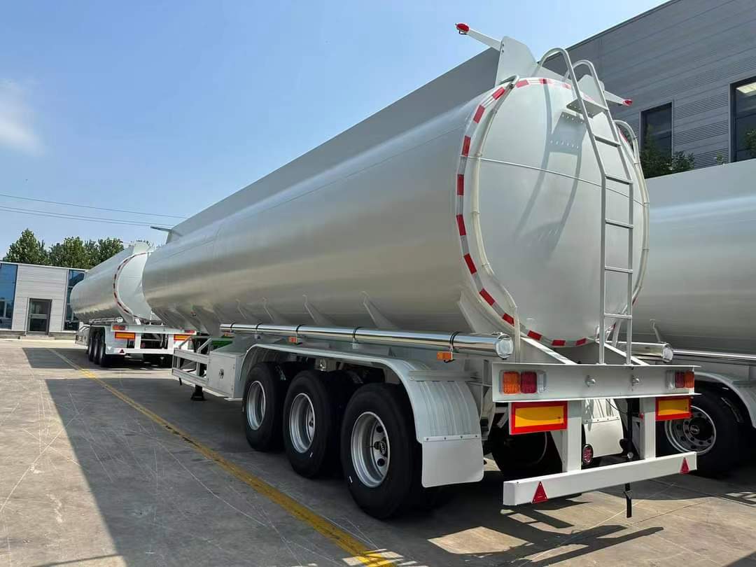 45 cubic meters flammable liquid tank transport semi-trailer