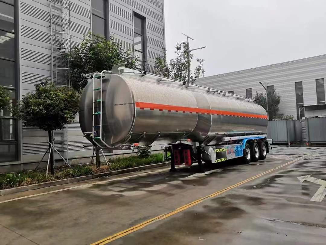 25.6m3 corrosive material tank transport semi-trailer