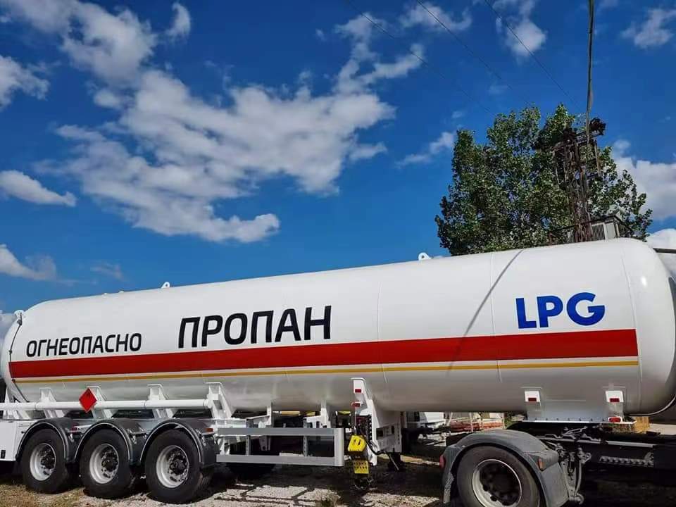 46 cubic meter flammable liquid tank transport semi-trailer