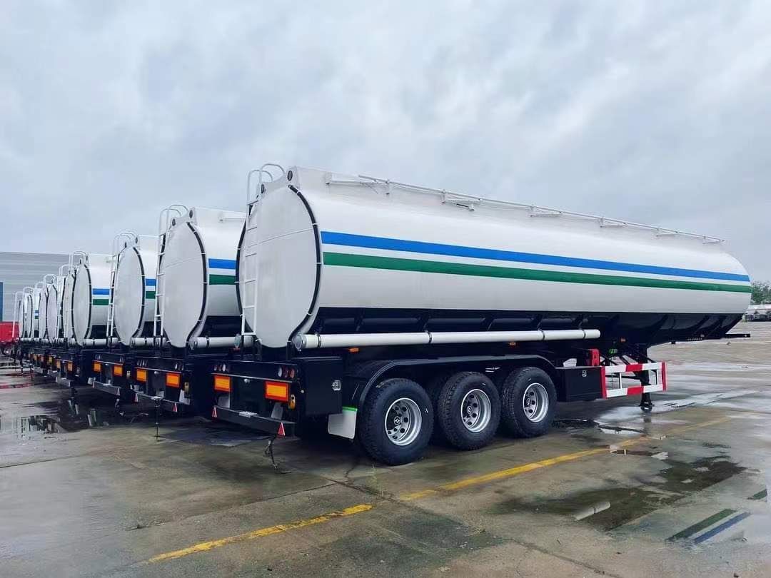 9.35m medium density powder material transportation semi-trailer