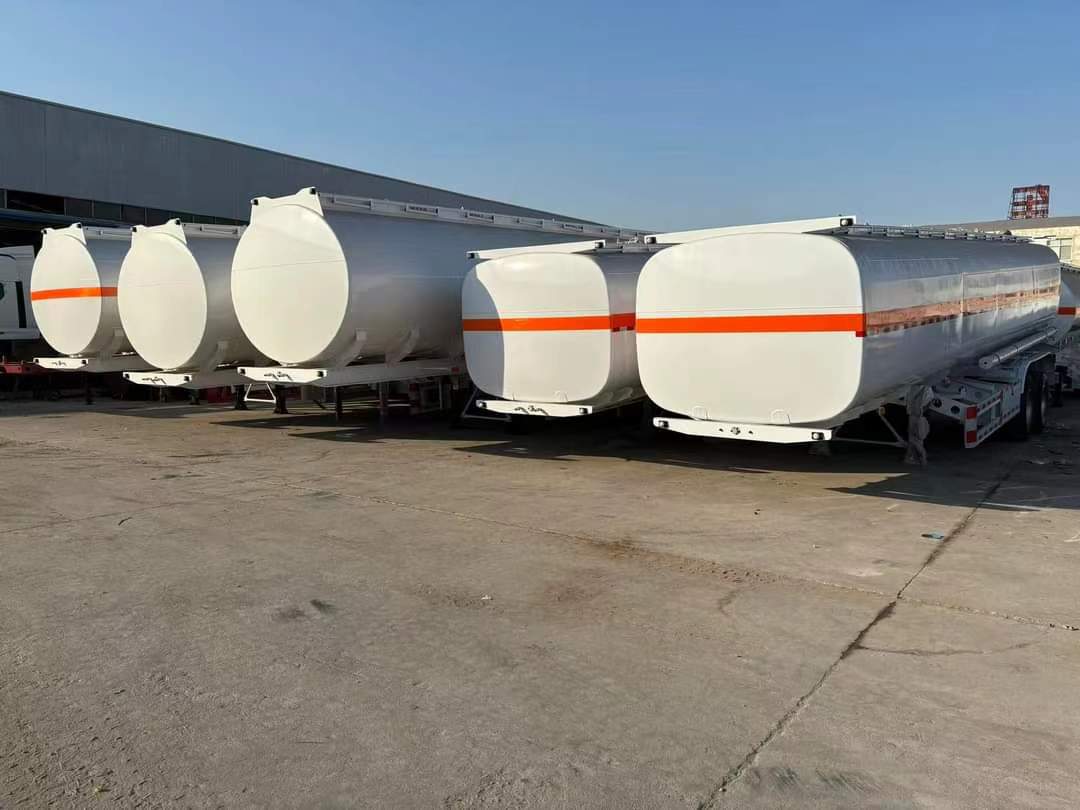 33.5 cubic meter liquid food transportation semi-trailer