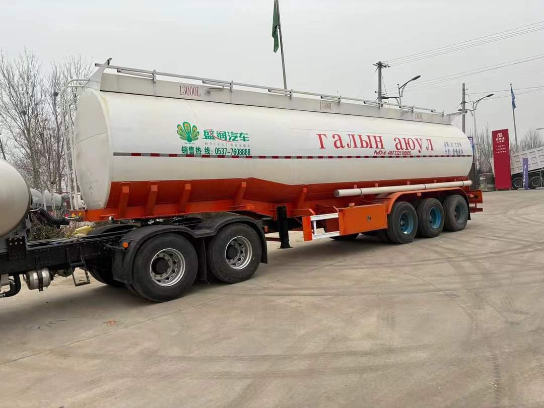 33.5 cubic meter liquid food transportation semi-trailer