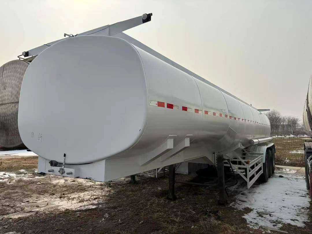 9.9m tank type rear flip semi-trailer