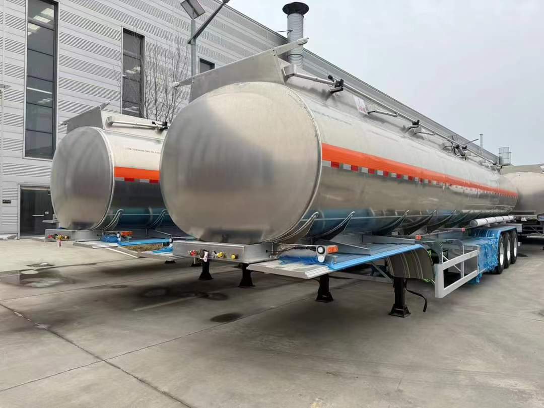 22 cubic meter oil tank transport semi-trailer