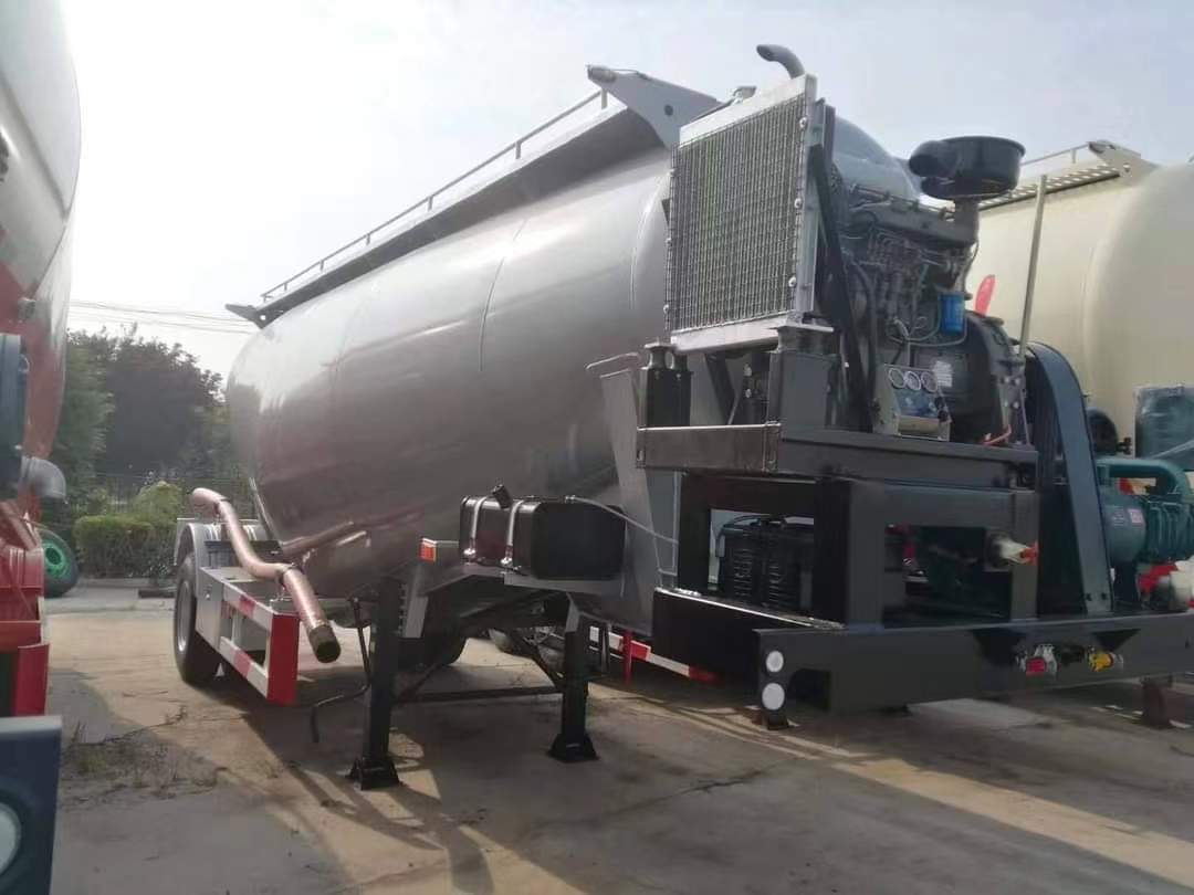 28.7 square meter gray semi-trailer