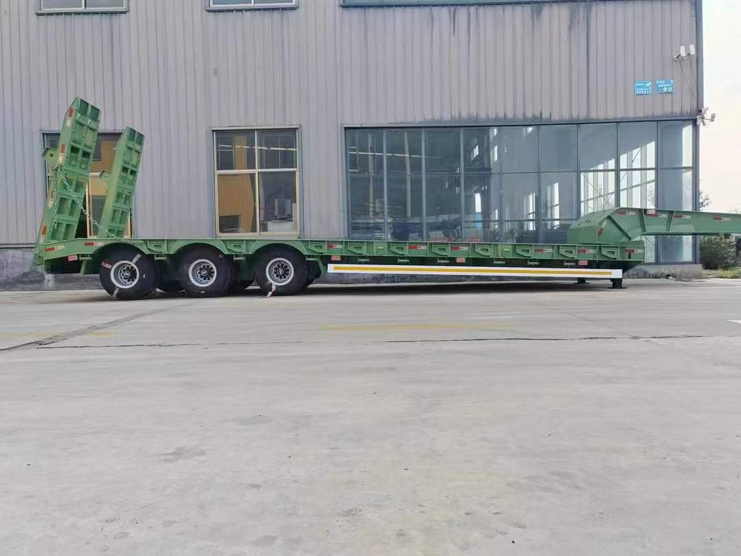 13-meter high and low style engineering board semi-trailer