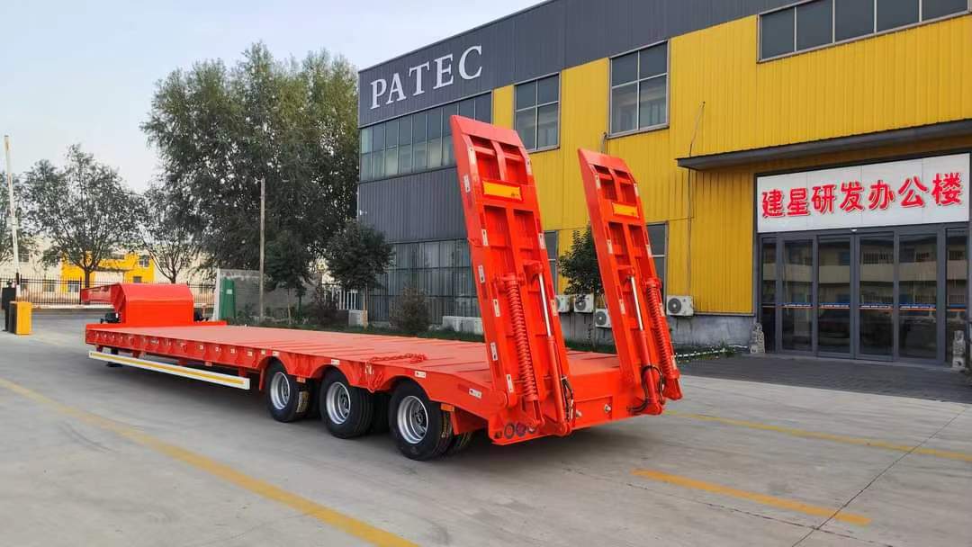 13-meter high and low style engineering board semi-trailer