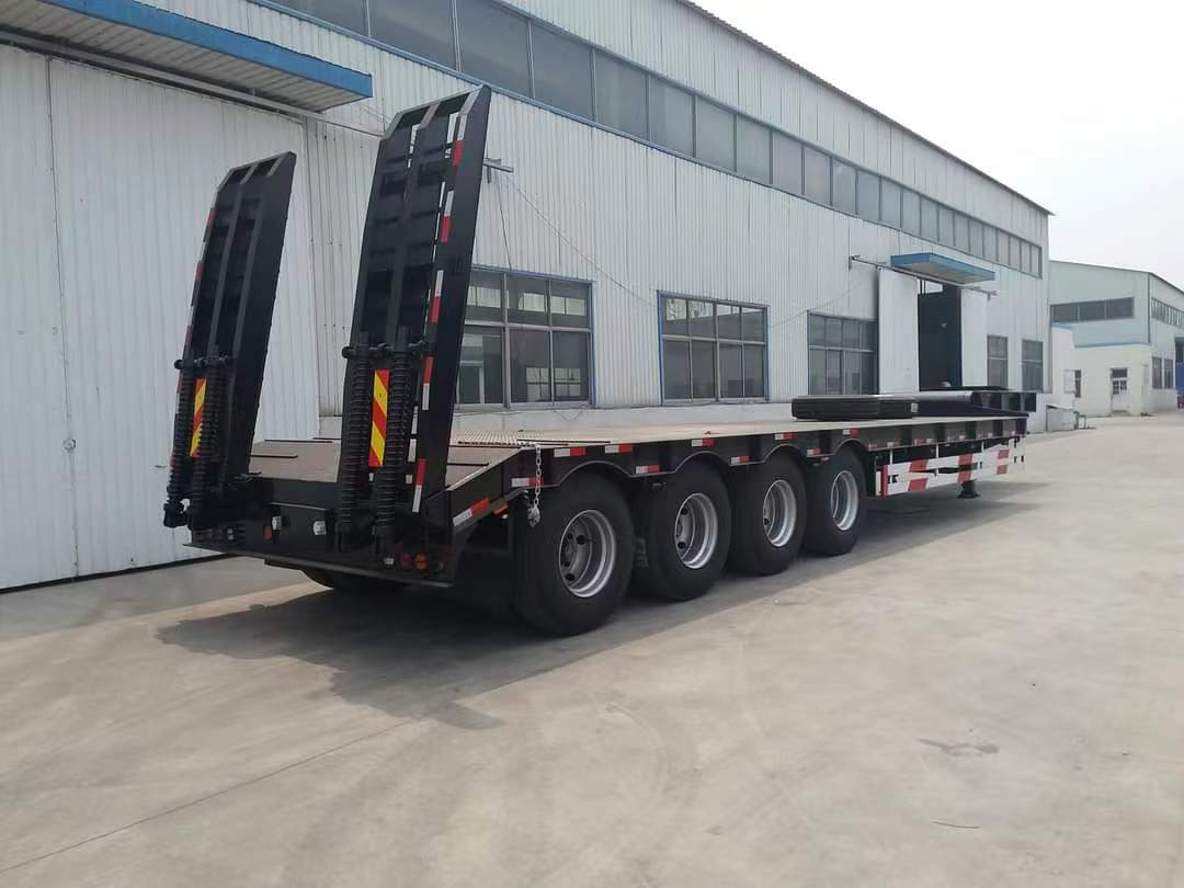 Low bed semitrailer transport machinery ordered by Thai customers