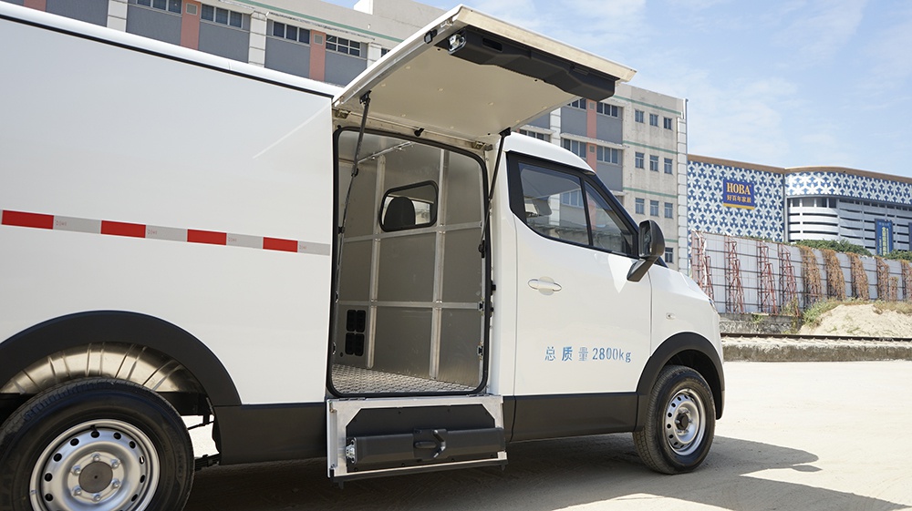  Karry Youyou EV 2.1T 4.43m pure electric van logistics vehicle