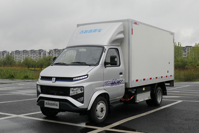 Long-range E6 pure electric 3.01m enclosed refrigerated truck