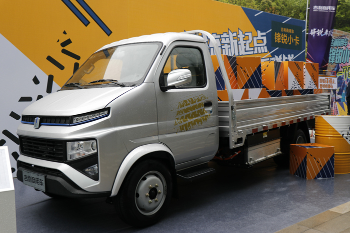 Long-range E6 pure electric 5.45m enclosed truck