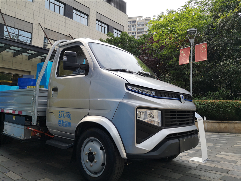 Long-range E6 pure electric 5.45m enclosed truck